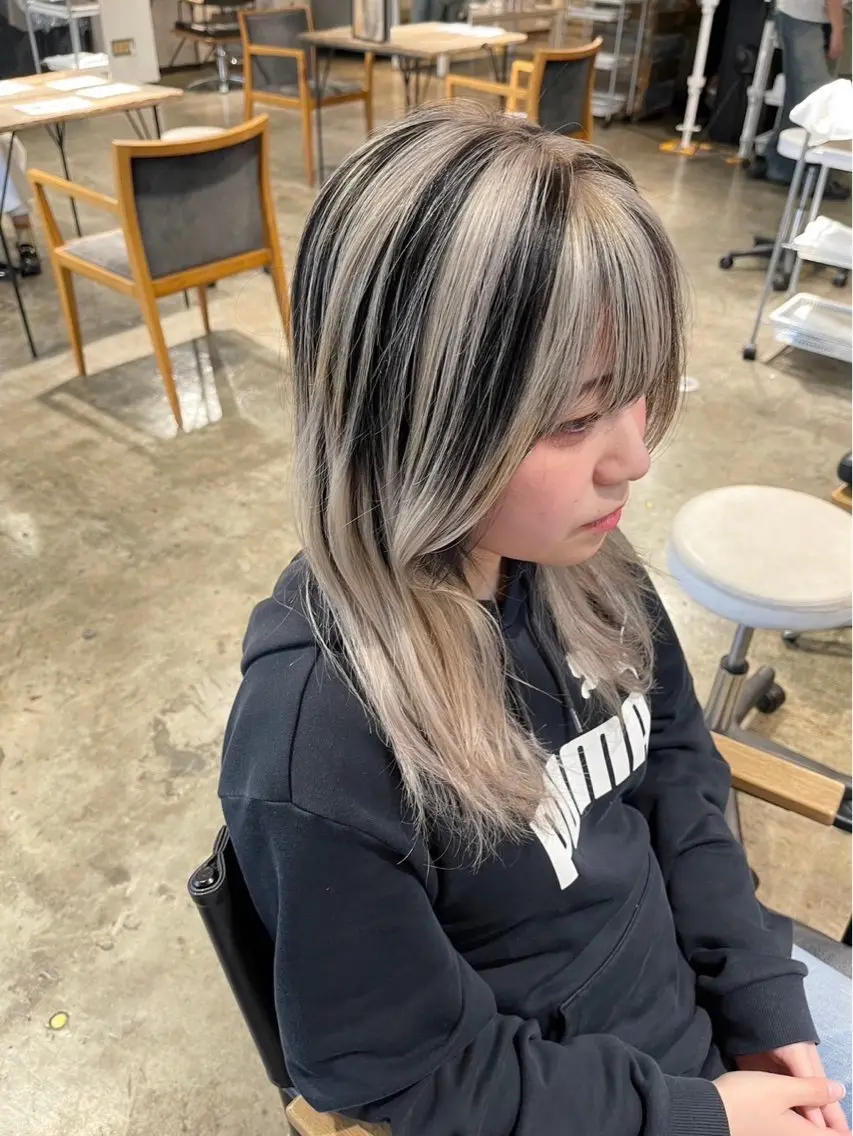 ロング カラー ベージュカラー 黒髪 ブロンド デザインカラー ハイライトカラー ヘアカラー トリートメント ブリーチ/デザイン/ ハイトーン AMIのヘアスタイル