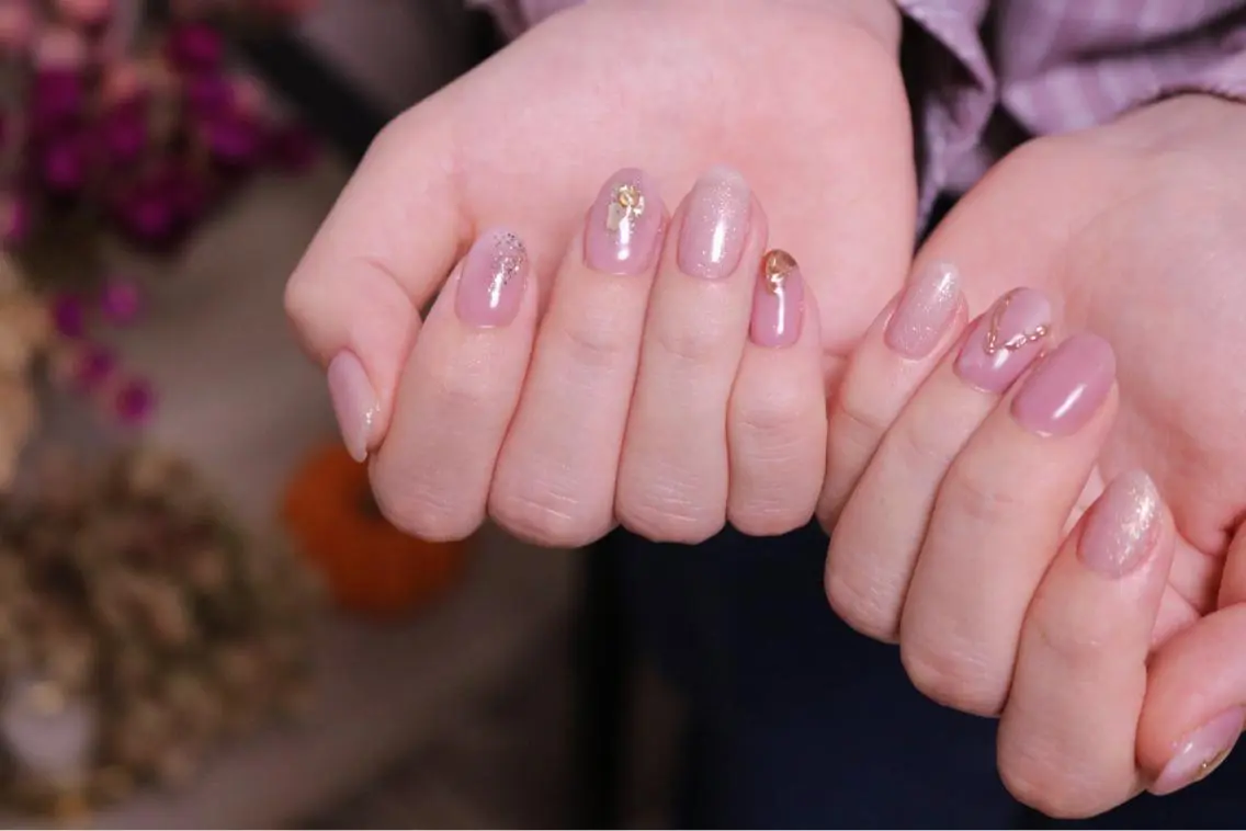 ネイル オーロラネイル カジュアル 長さ出し ジェルネイル 韓国ネイル MH Nailのネイルデザイン