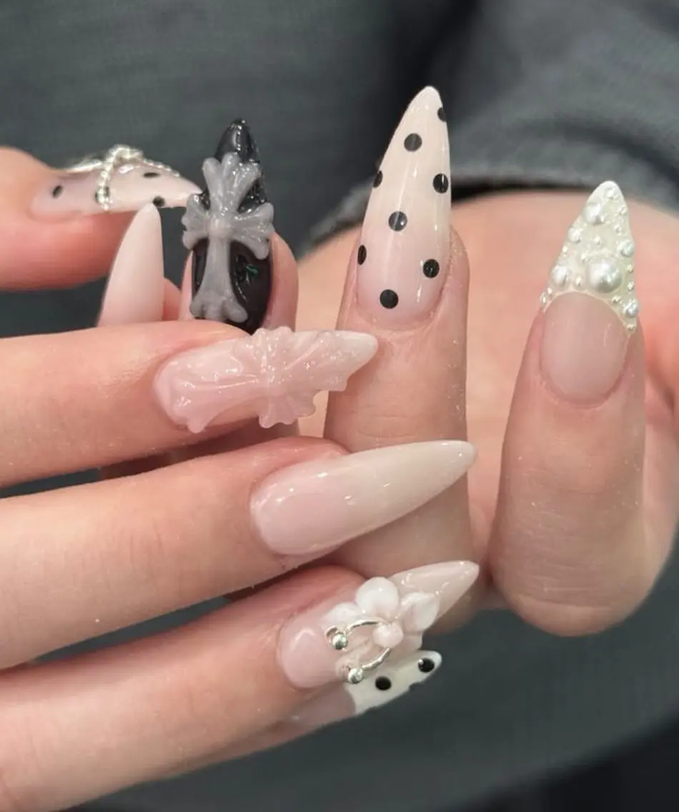 ネイル フレンチネイル キラキラネイル 韓国ネイル シンプルネイル ワンホンネイル ハンドネイル MEI Nailのネイルデザイン