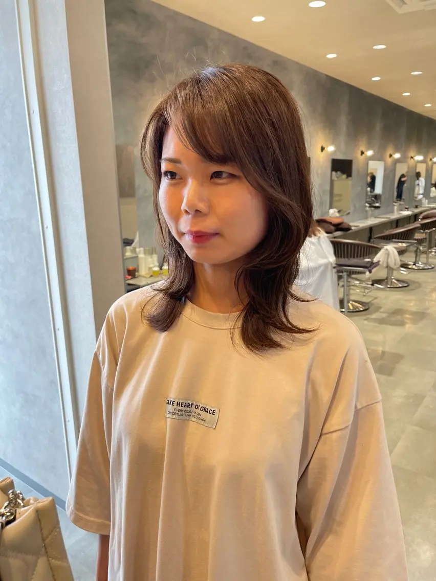ミディアム くびれヘア くびれレイヤー レイヤーカット 川口 颯也のヘアスタイル