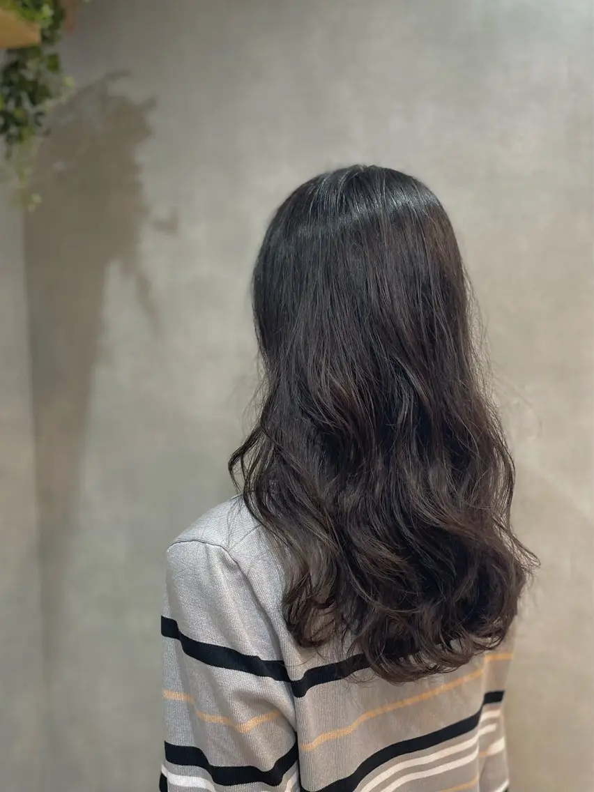 ロング 前山 祐佳のヘアスタイル