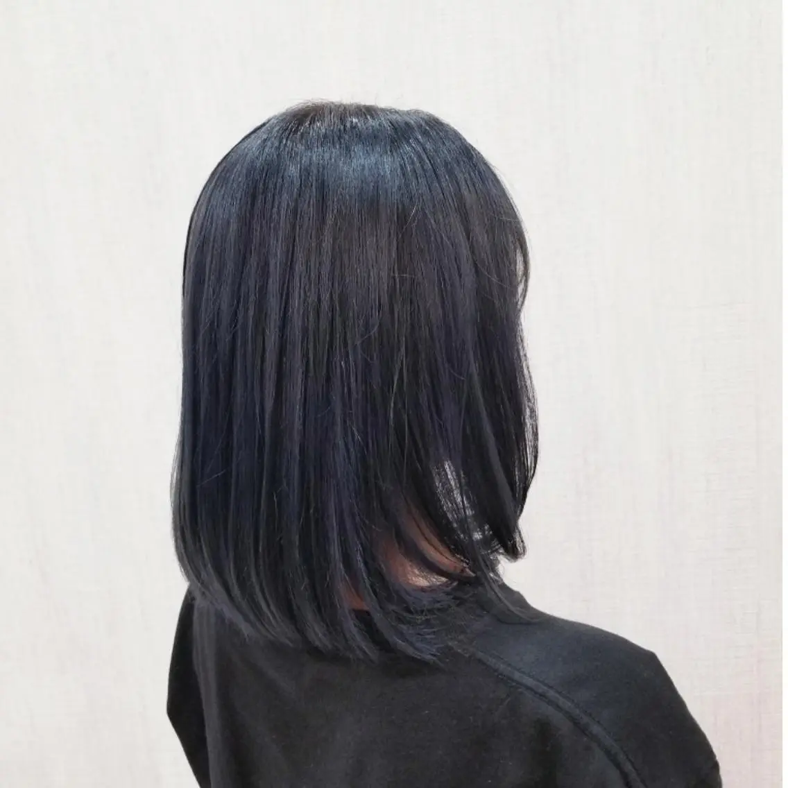 ミディアム カラー ネイビーカラー レイヤー×艶髪特化 代表 西村功平のヘアスタイル