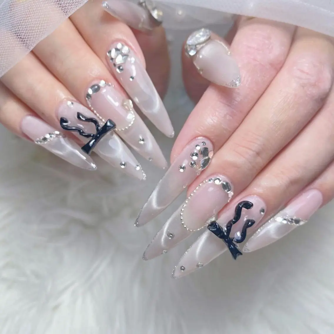 ロング カラー グラデーションカラー 韓国風ヘア ハンドネイル Bling Salonのネイルデザイン