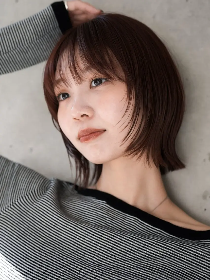 ショート カラー 切りっぱなしボブ ボブ 顔まわりレイヤー レイヤーカット 佐藤 彩奈のヘアスタイル