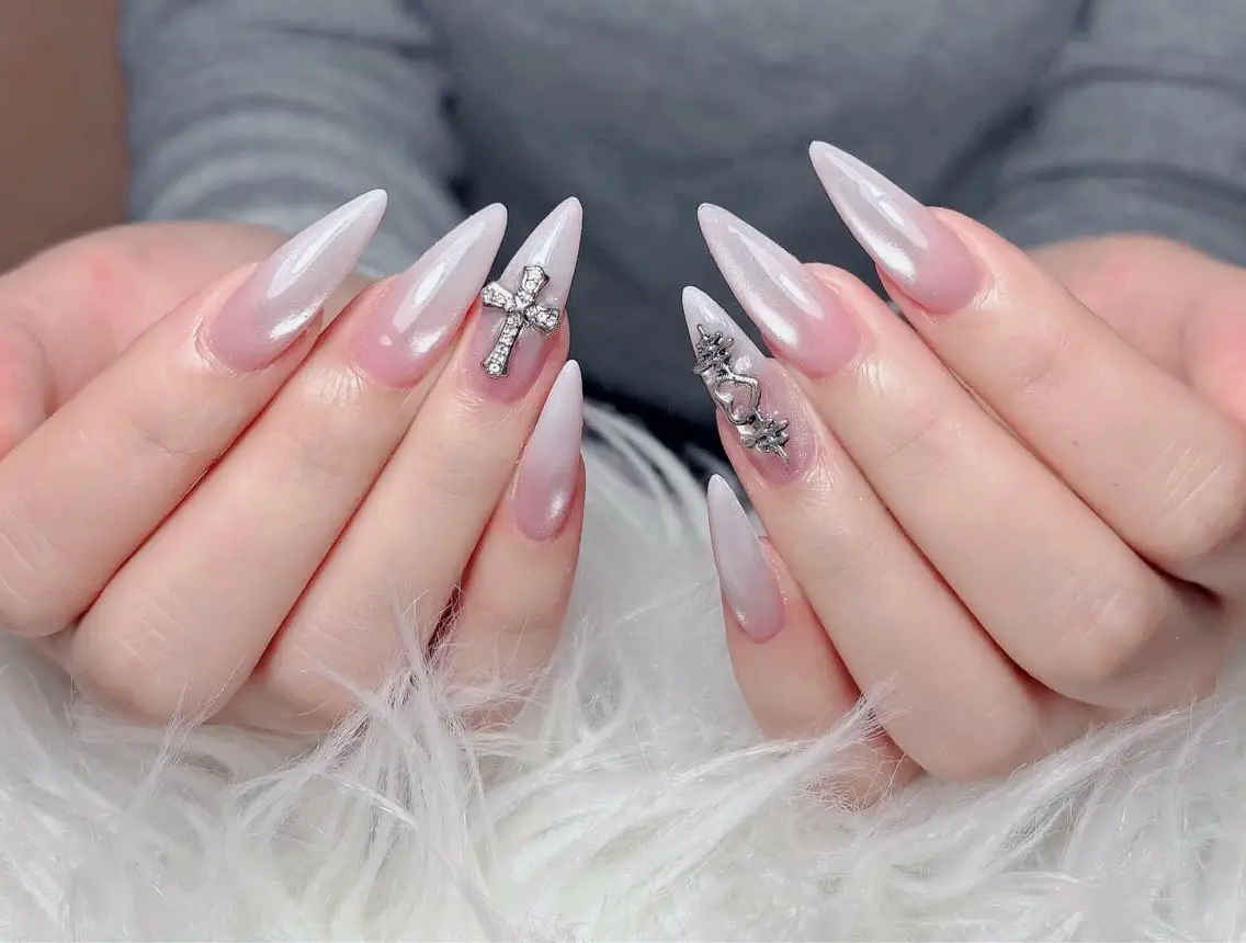 ネイル チークネイル 長さ出し フラッシュネイル フレンチネイル グラデーション ハンドネイル Lenie Nail Salonのネイルデザイン