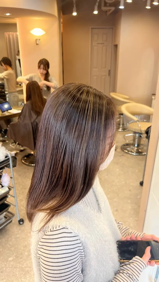 セミロング カラー 💚 AKI 💚のヘアスタイル
