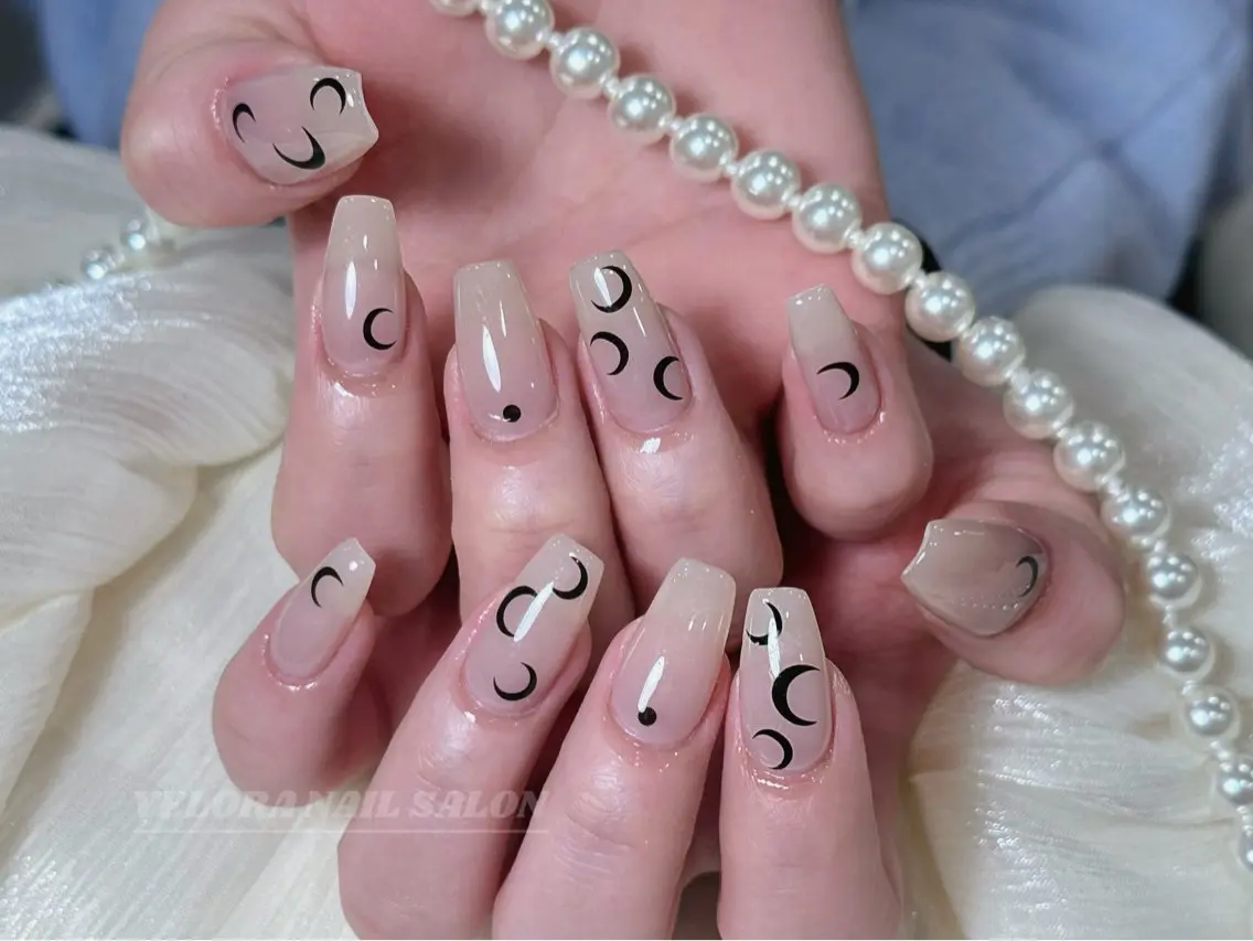 ネイル 長さ出し フレンチネイル ジェルネイル キラキラネイル 韓国ネイル ハンドネイル RINA NAILのネイルデザイン
