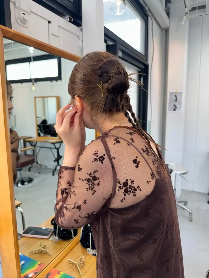 セミロング ヘアアレンジ ヘアセット 松坂 真衣のヘアスタイル