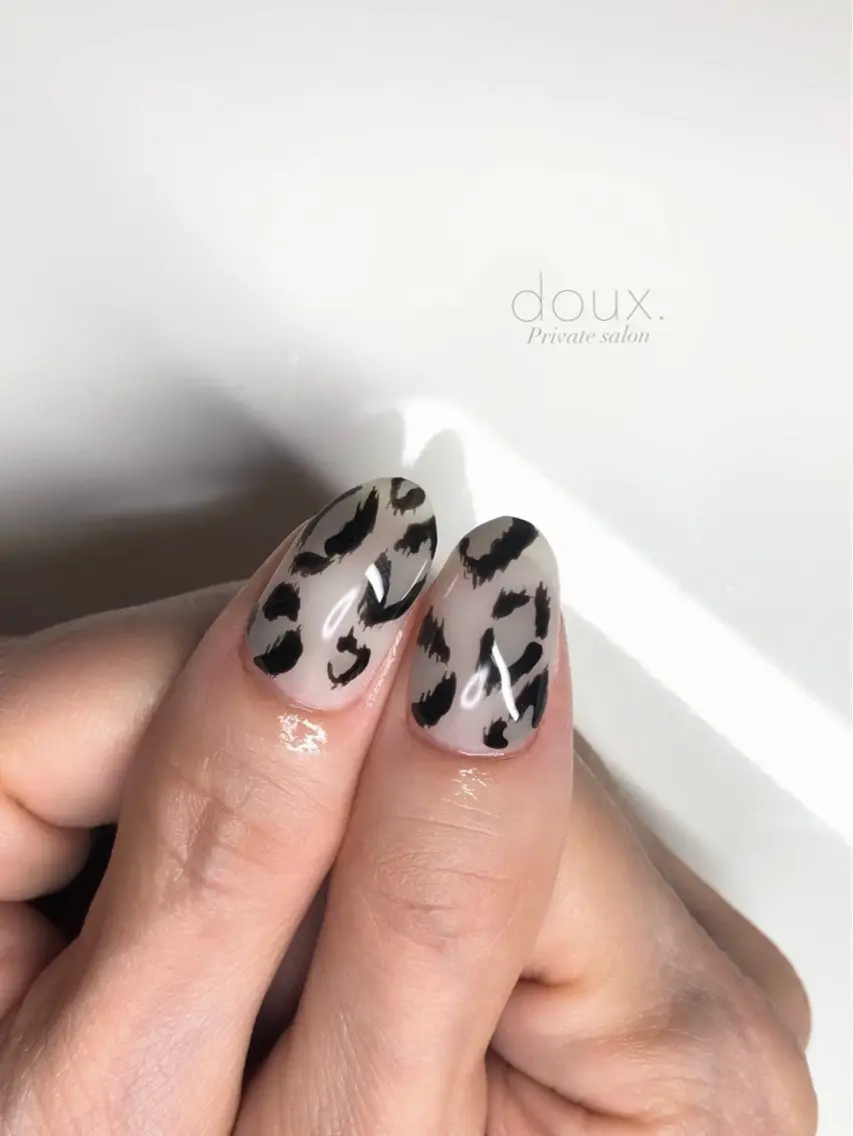 ネイル アニマル柄 韓国ネイル ニュアンスネイル オフィスネイル 夏ネイル doux. nailのネイルデザイン