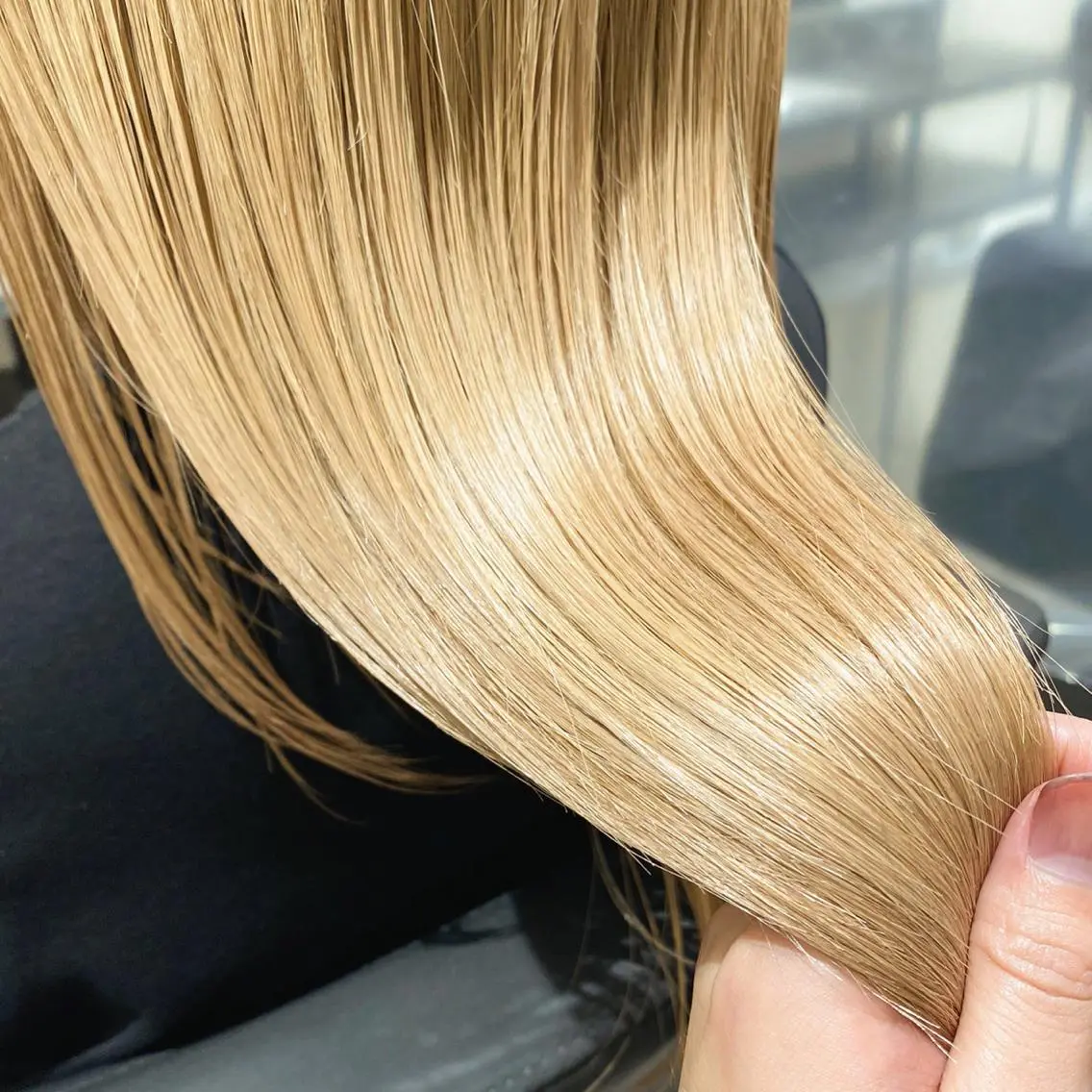 セミロング カラー ヘアアレンジ ブリーチ ハイトーンカラー カット ヘアカラー トリートメント 竹内啓太 ボブのヘアスタイル