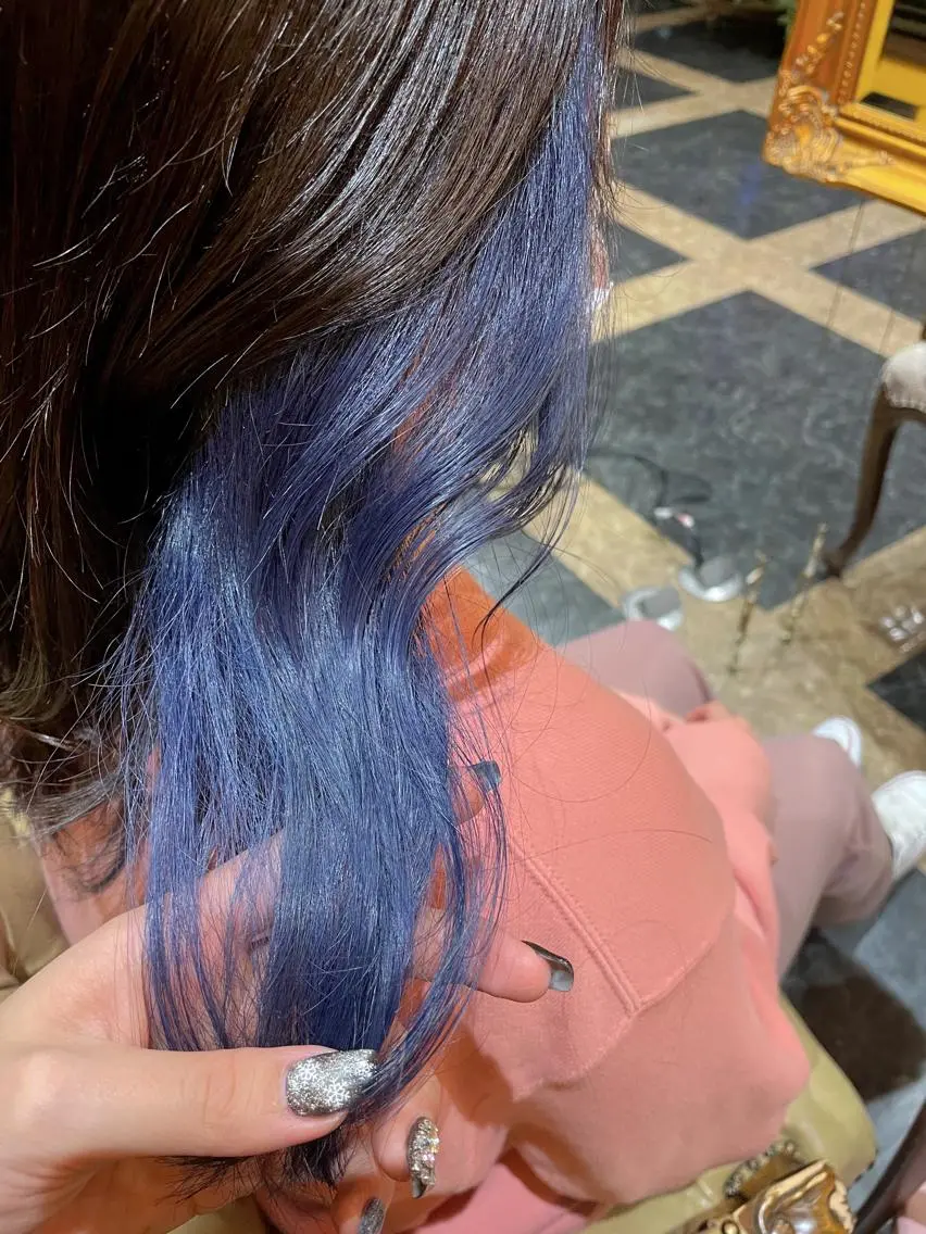 🧡インナーカラー(部分ワンブリーチ+全体カラー)の写真