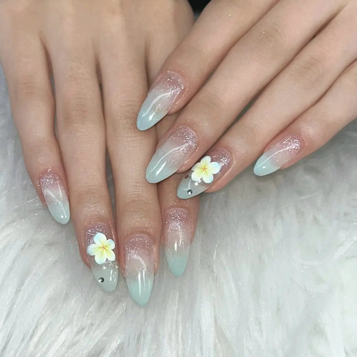 ネイル ハンドネイル VIERU YURIのネイルデザイン