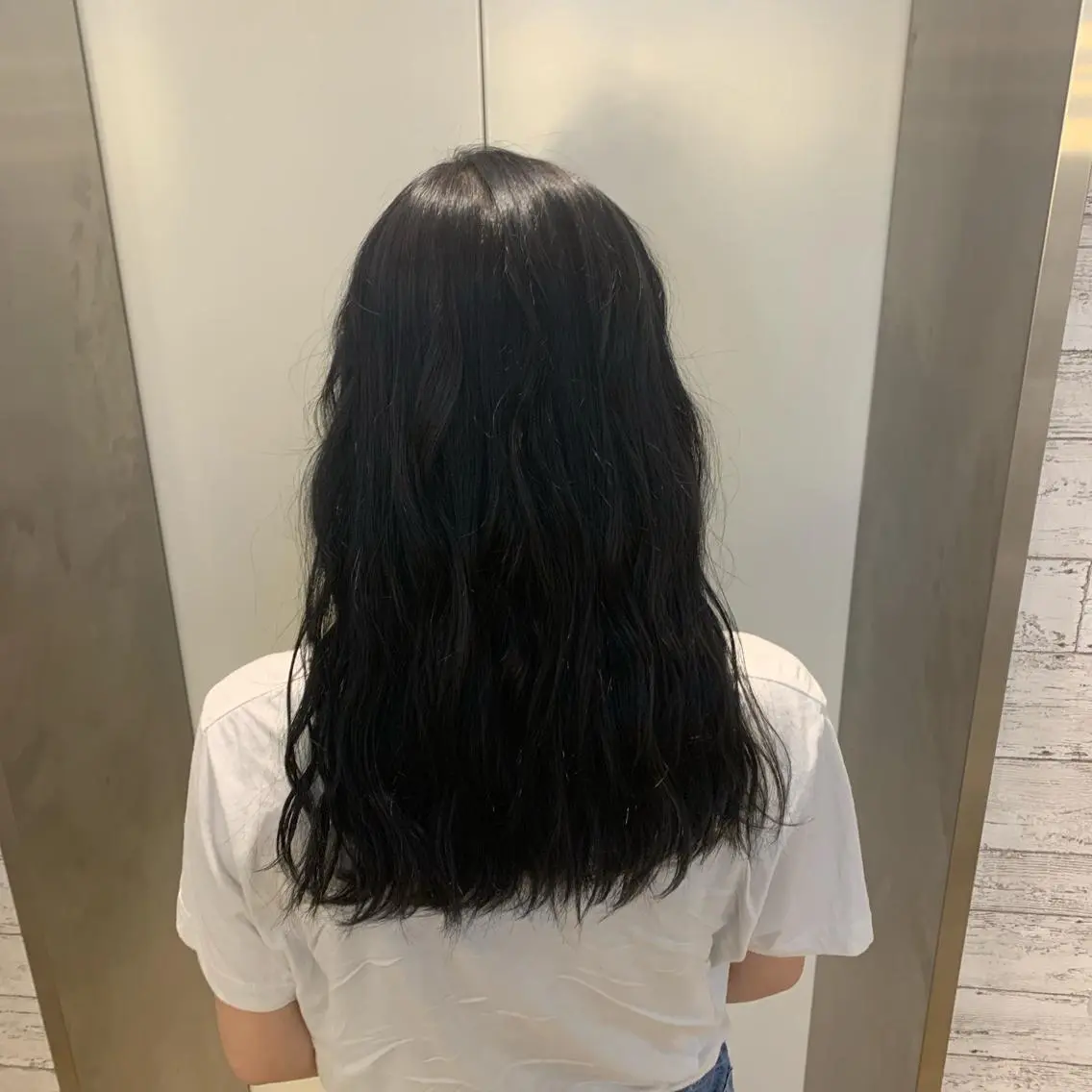 カラー 黒髪 ブルーカラー ブルーブラック 天野 利咲のヘアスタイル