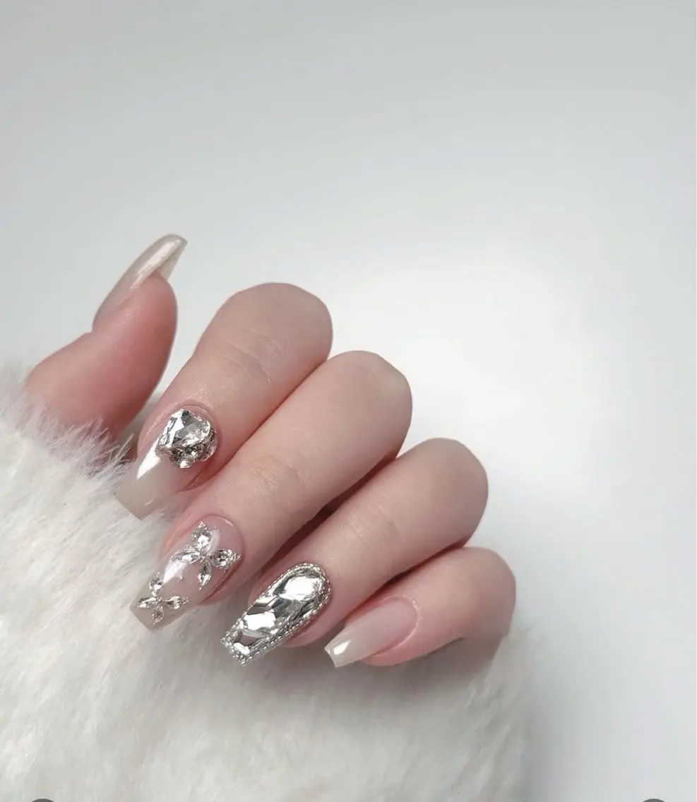 ネイル アニマル柄 オーロラネイル チークネイル フラッシュネイル ジェルネイル ハンドネイル Tira Nailのネイルデザイン