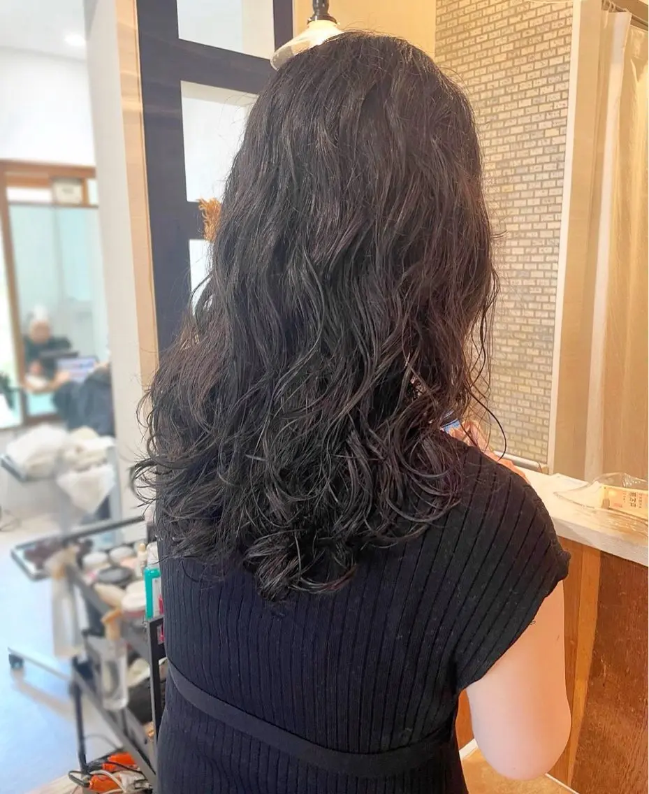 ロング パーマ くせ毛 ニュアンスパーマ エアウェーブ カット パーマ トリートメント 髪質改善ストレート✨ パーマヘア✨YUKIのヘアスタイル