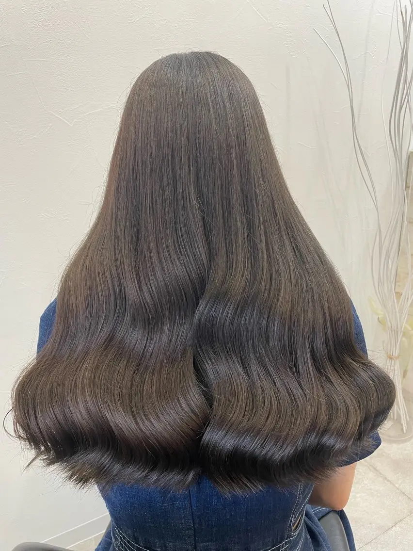 ロング カラー ヘアアレンジ ベージュカラー ブリーチ ブラウンカラー ダブルカラー ラベンダーカラー 村崎乙華/透明感/ 韓国風/レイヤーのヘアスタイル