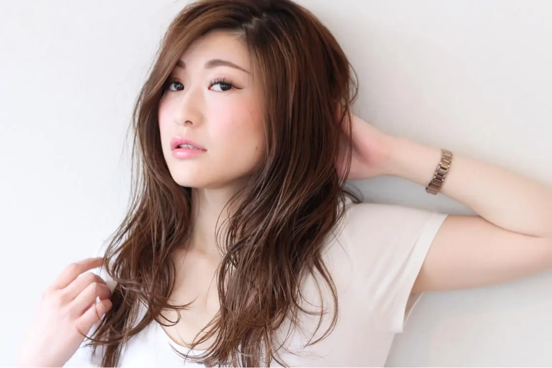 ロング カラー 小西 裕大のヘアスタイル