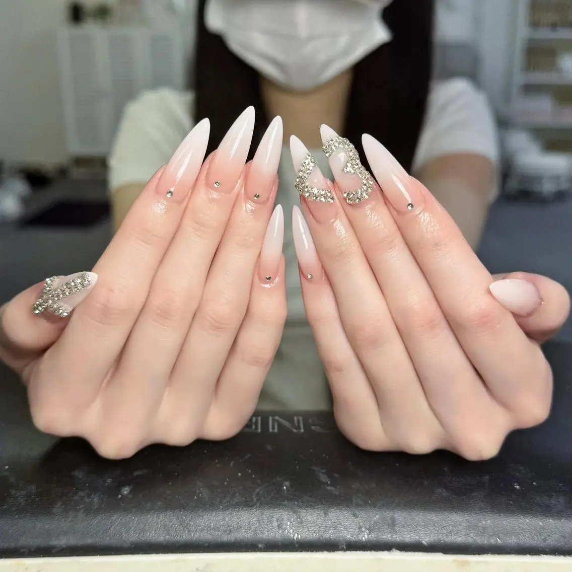 ネイル アートネイル ジェルネイル 韓国ネイル ロングネイル 持ち込み ハンドネイル Blingg NailStudioのネイルデザイン