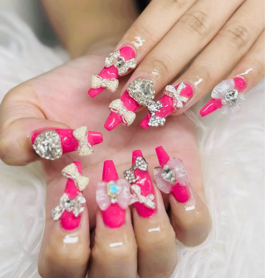 ネイル チークネイル 長さ出し フットネイル マグネットネイル 持ち込み ハンドネイル ANH NAIL ゴテゴテ専門店💎のネイルデザイン