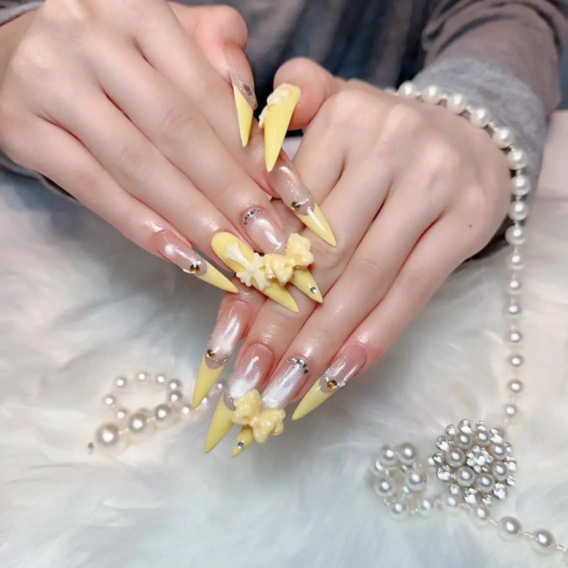 ネイル オーロラネイル チークネイル 桜ネイル クリアネイル ドット ハンドネイル Rin Nail 新大久保店のネイルデザイン