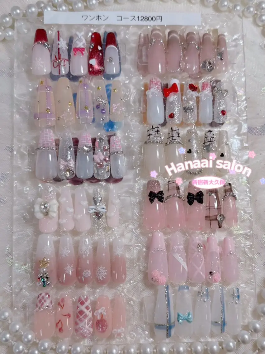 ネイル 長さ出し キラキラネイル ストーンネイル 冬ネイル クリスマス ハンドネイル Hanaai Salon新大久保店のネイルデザイン