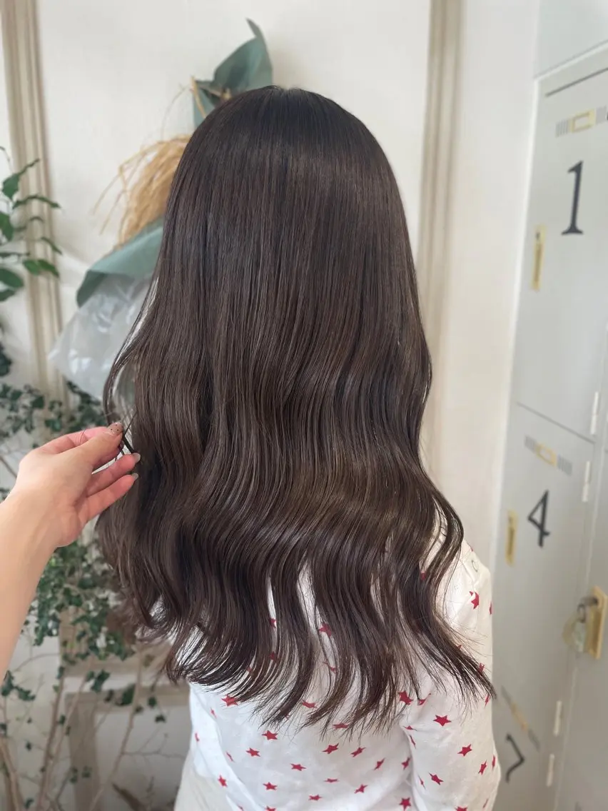 ロング アッシュ ヘアカラー 透明感カラー / merc.澤田 りんのヘアスタイル