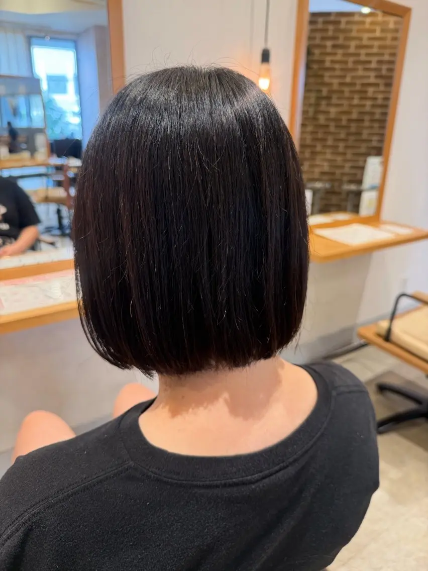 ミディアム 川嶋 葵のヘアスタイル