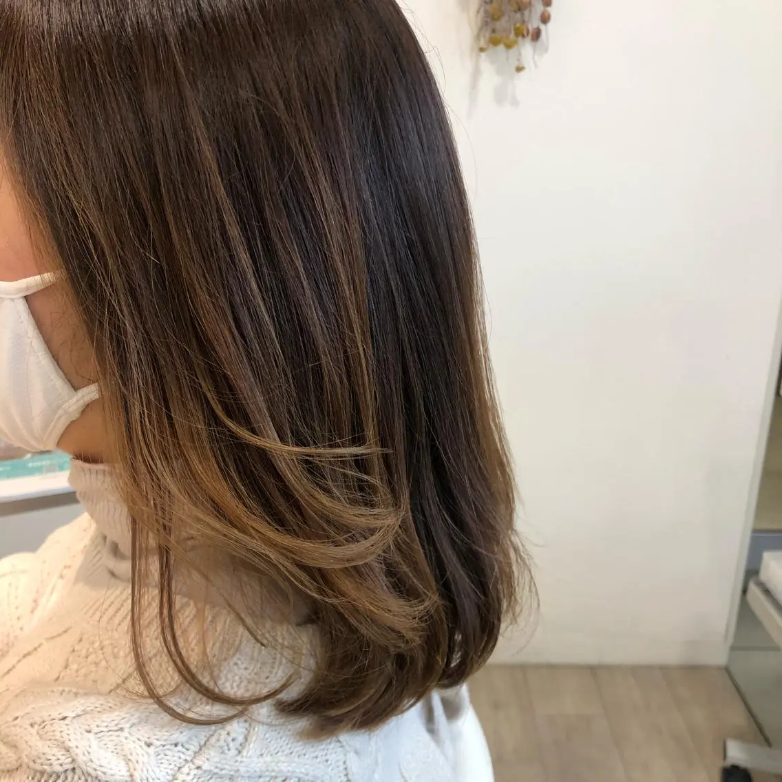 セミロング カラー ベージュカラー ハイライトカラー ハイライト ヘアカラー トリートメント 松佐 ゆかりのヘアスタイル