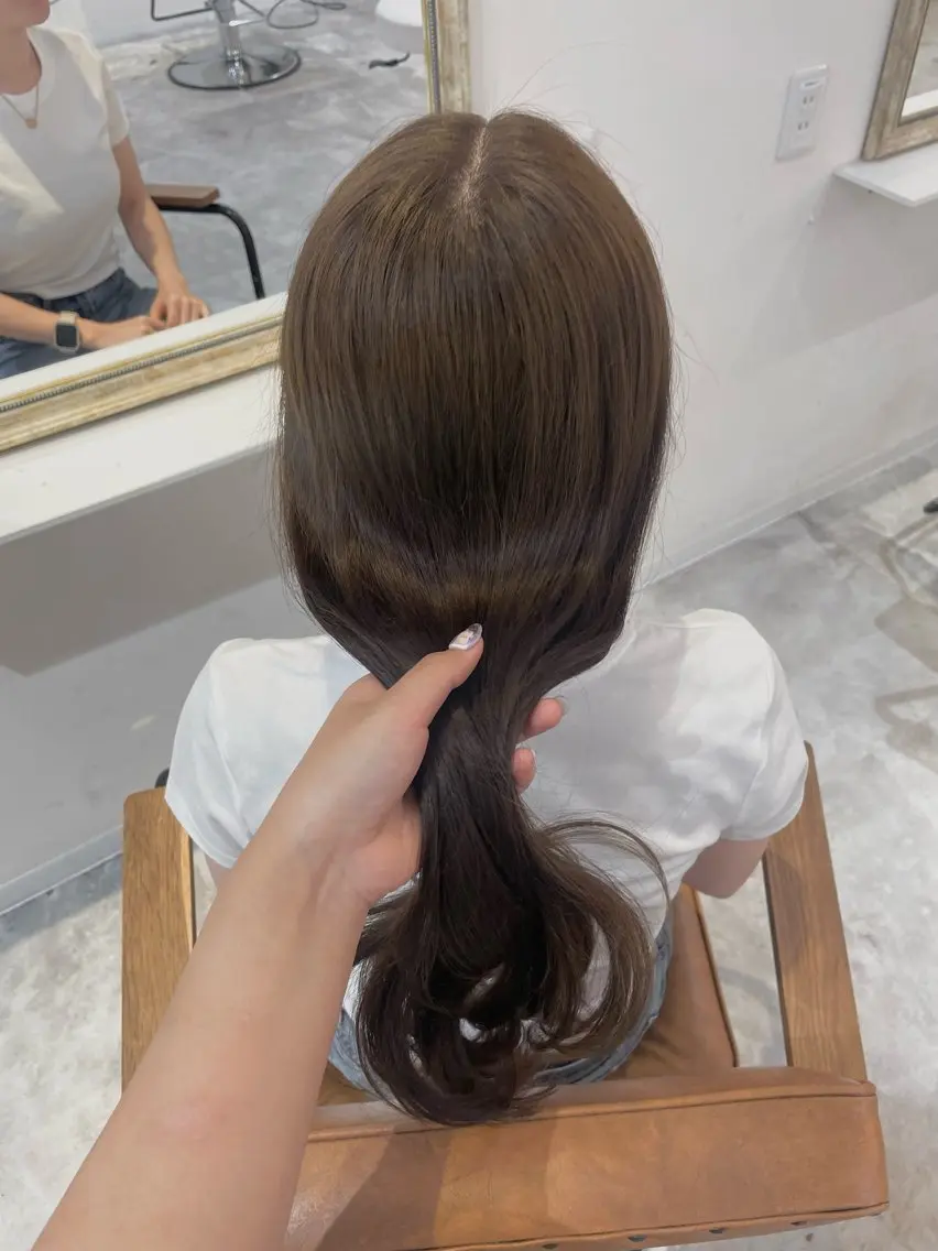 ロング カラー アッシュ ベージュカラー ブリーチ 透明感カラー ブリーチなしカラー 垢抜け似合わせカラー /梅田 /ayanaのヘアスタイル