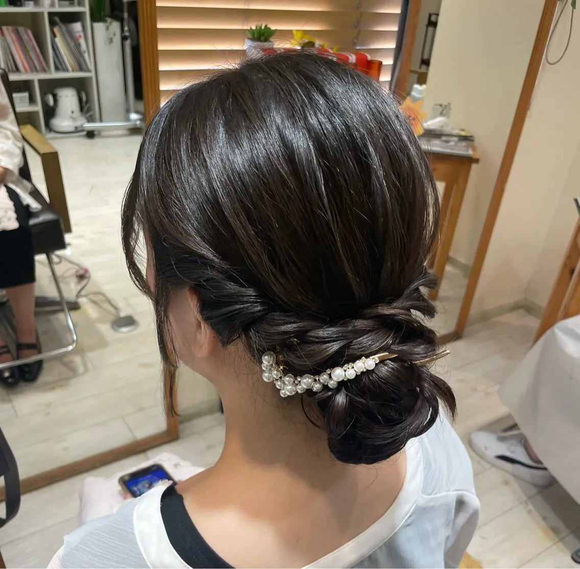 セミロング ヘアアレンジ 結婚式・ブライダル ヘアセット アレンジ🎀ツヤ髪✨ 北野亜優実🌱のヘアスタイル