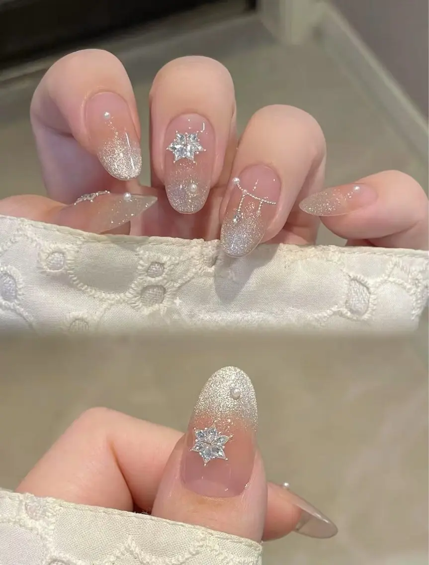 ネイル チークネイル キラキラネイル 韓国ネイル マグネットネイル ニュアンスネイル ハンドネイル H&B せつかのネイルデザイン