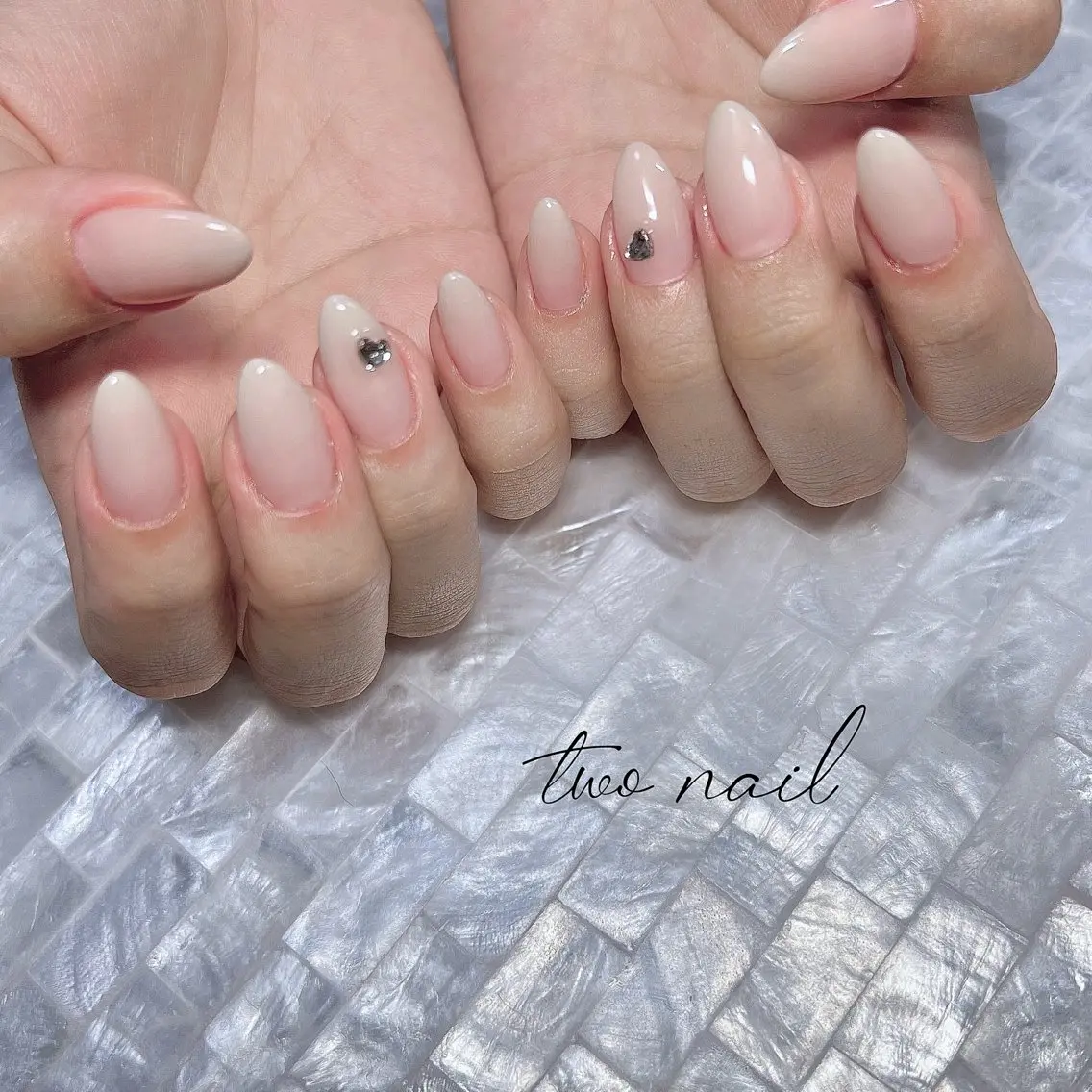 ネイル アートネイル ネイルチップ ホワイト ハンドネイル two nailのネイルデザイン