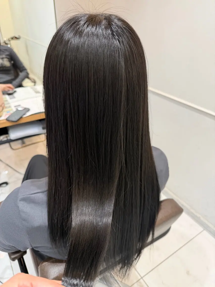 【再来】カット+トリートメント(グローバルミルボンのスムース。指通り良くサラサラにキューティクルケア)の写真