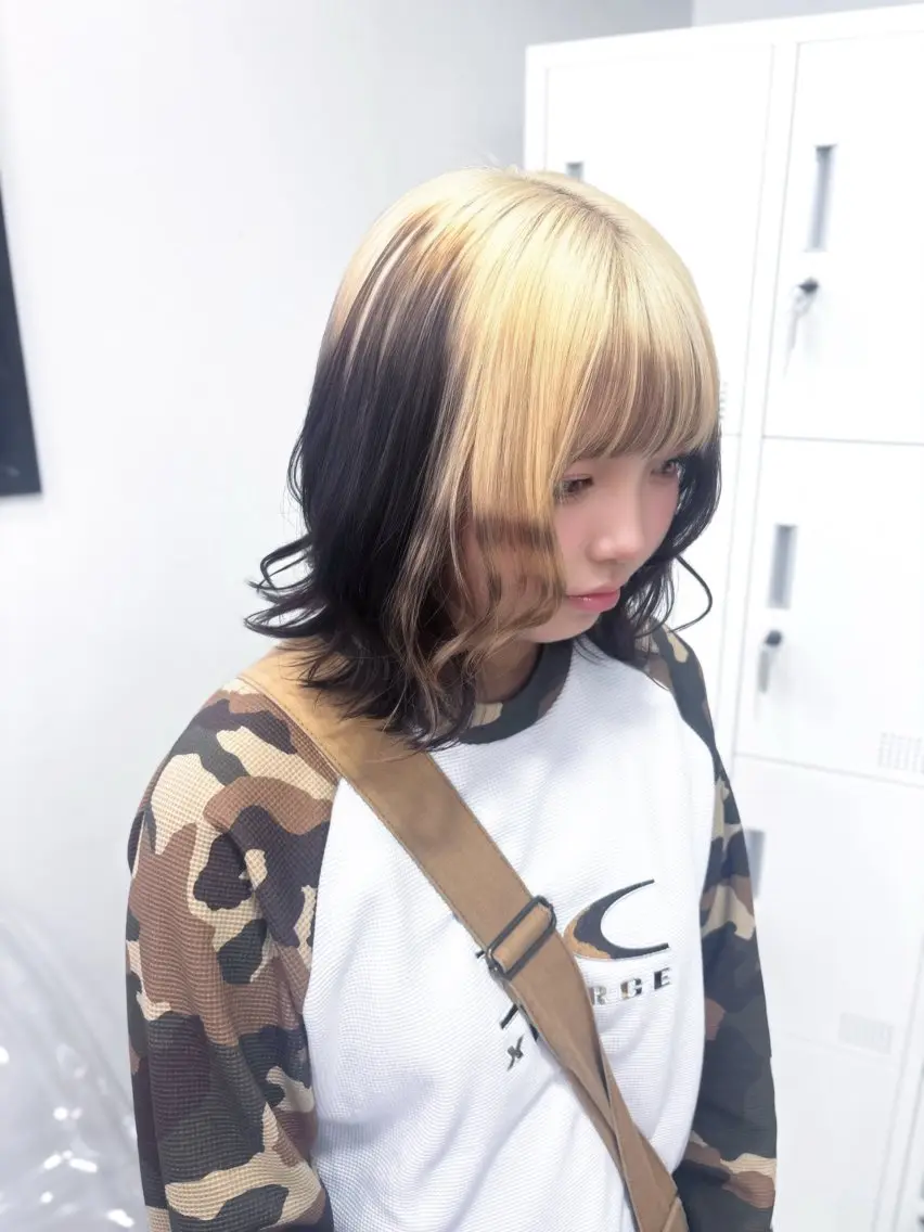 カラー 黒髪 ブロンド デザインカラー ハイトーンカラー ボブ ヘアカラー 艶カラー💞 amiのヘアスタイル