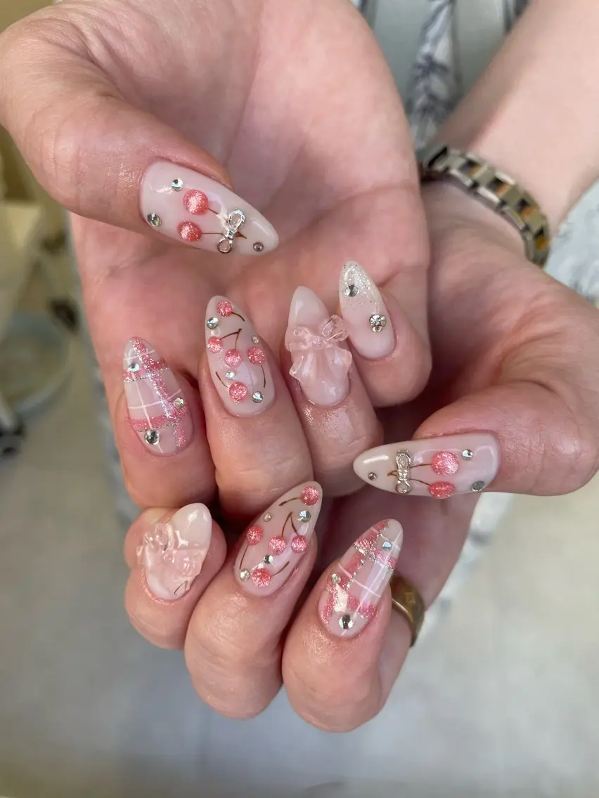 ネイル 持ち込み ハンドネイル Hisaka Mikiのネイルデザイン