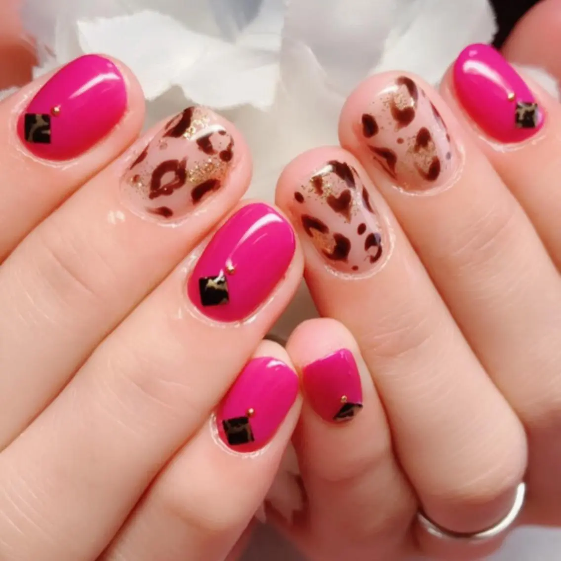 ネイル アニマル柄 アートネイル フレンチネイル グラデーション キラキラネイル Nail Salon ertiのネイルデザイン