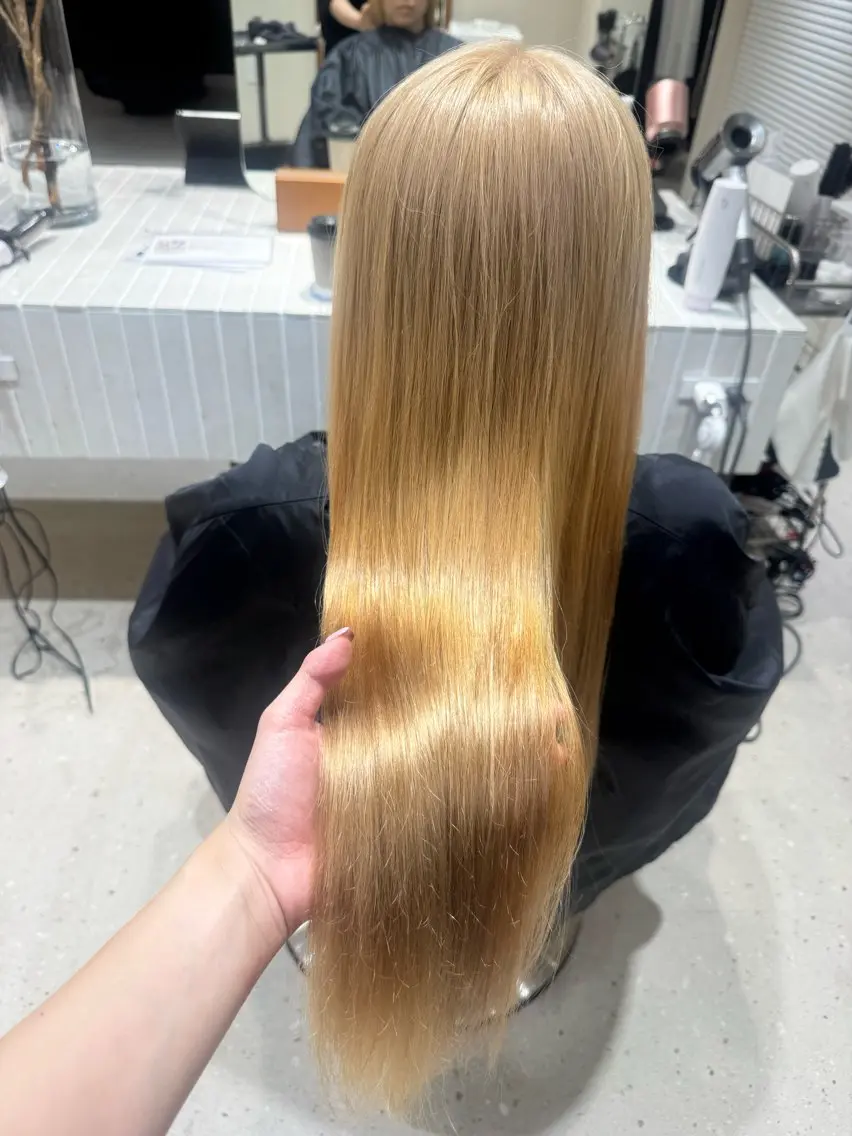 カラー ベージュカラー ブリーチ 透明感カラー ヘアカラー ブリーチカラー／ オシャレヘア／まりなのヘアスタイル