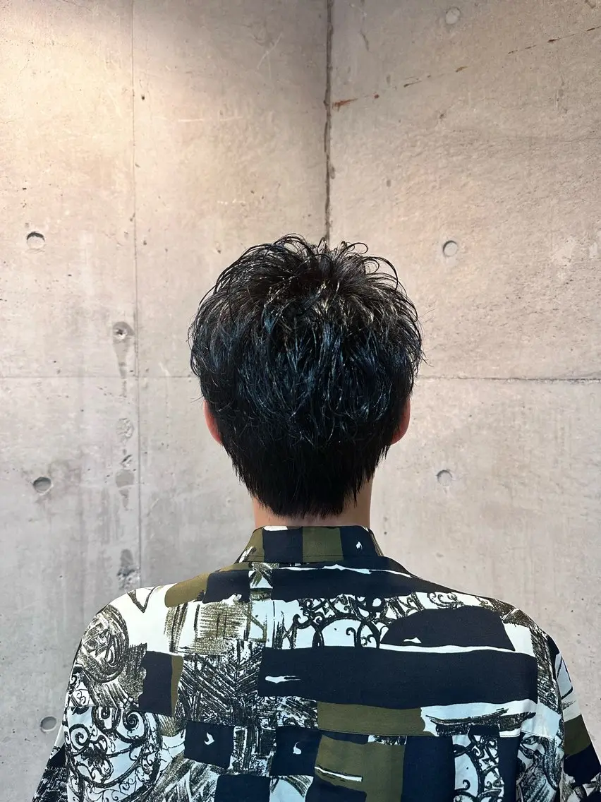 ショート パーマ メンズ スパイキーショート ショートヘア 🔥メンズカラー🔥 セヤシュウヘイのヘアスタイル