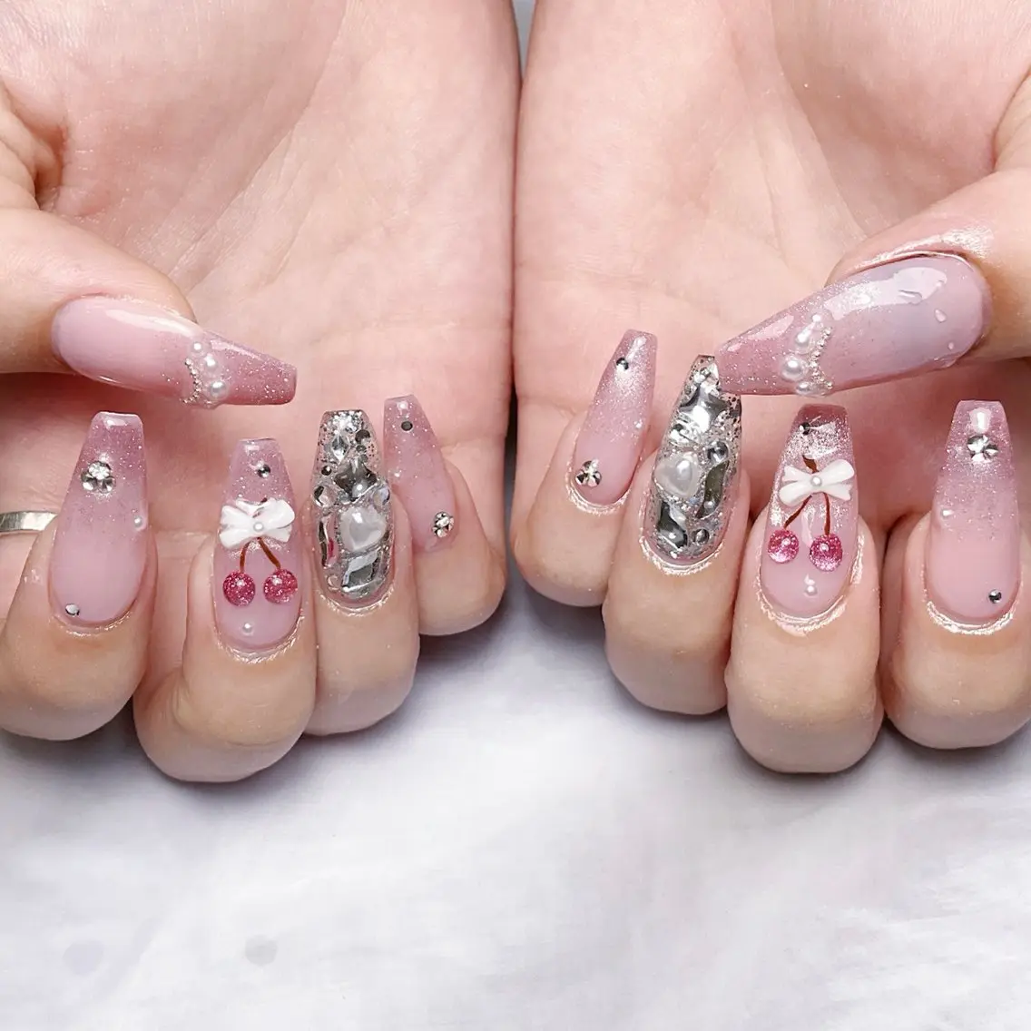 ネイル ハンドネイル 🍭Yun nail hyejin🌸のネイルデザイン