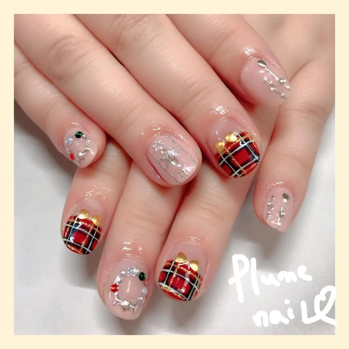 ネイル フレンチネイル ジェルネイル キラキラネイル 韓国ネイル ストーンネイル ハンドネイル plume nail ☆韓国ネイルのネイルデザイン
