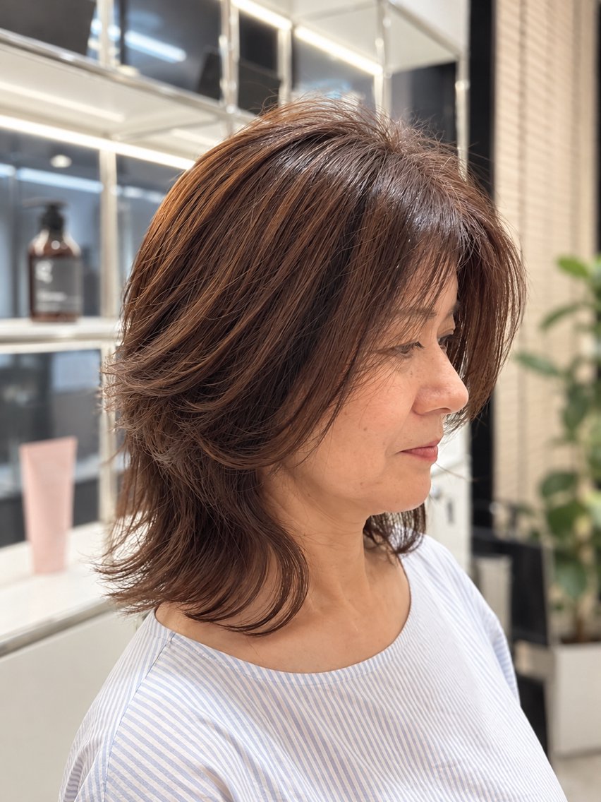 ミディアム くびれヘア 顔周りカット レイヤーカット 外ハネヘア カット 銀座/くびれカット/ ツヤ感カラー/レイリのヘアスタイル