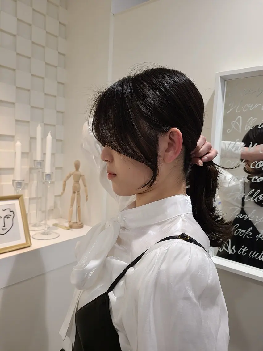 ミディアム 顔まわりレイヤー 顔周りカット 韓国風ヘア レイヤーカット 小顔カット 韓国レイヤー🪽 無重力パーマナツキのヘアスタイル