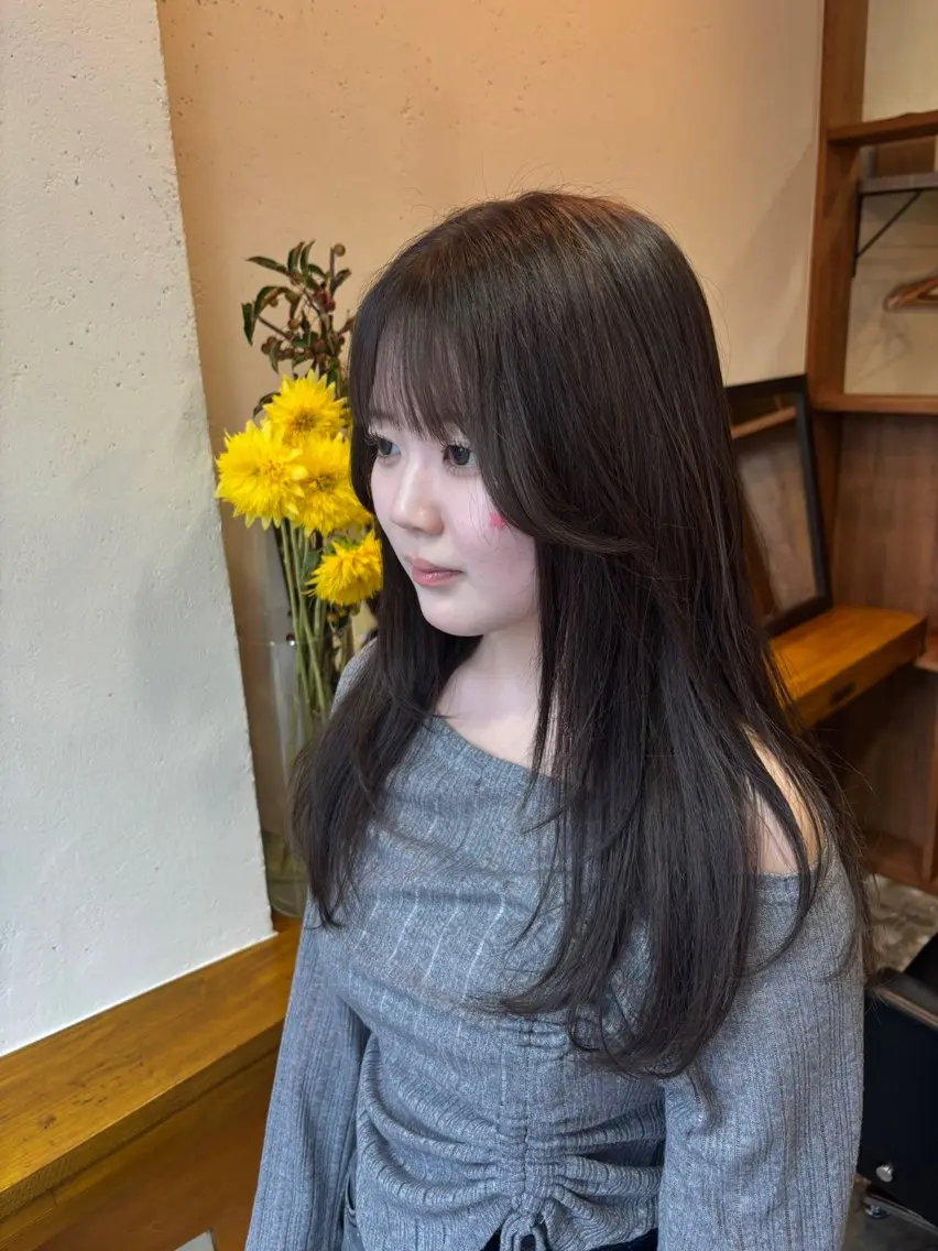 ロング YUNA 👩🏼‍🦰のヘアスタイル