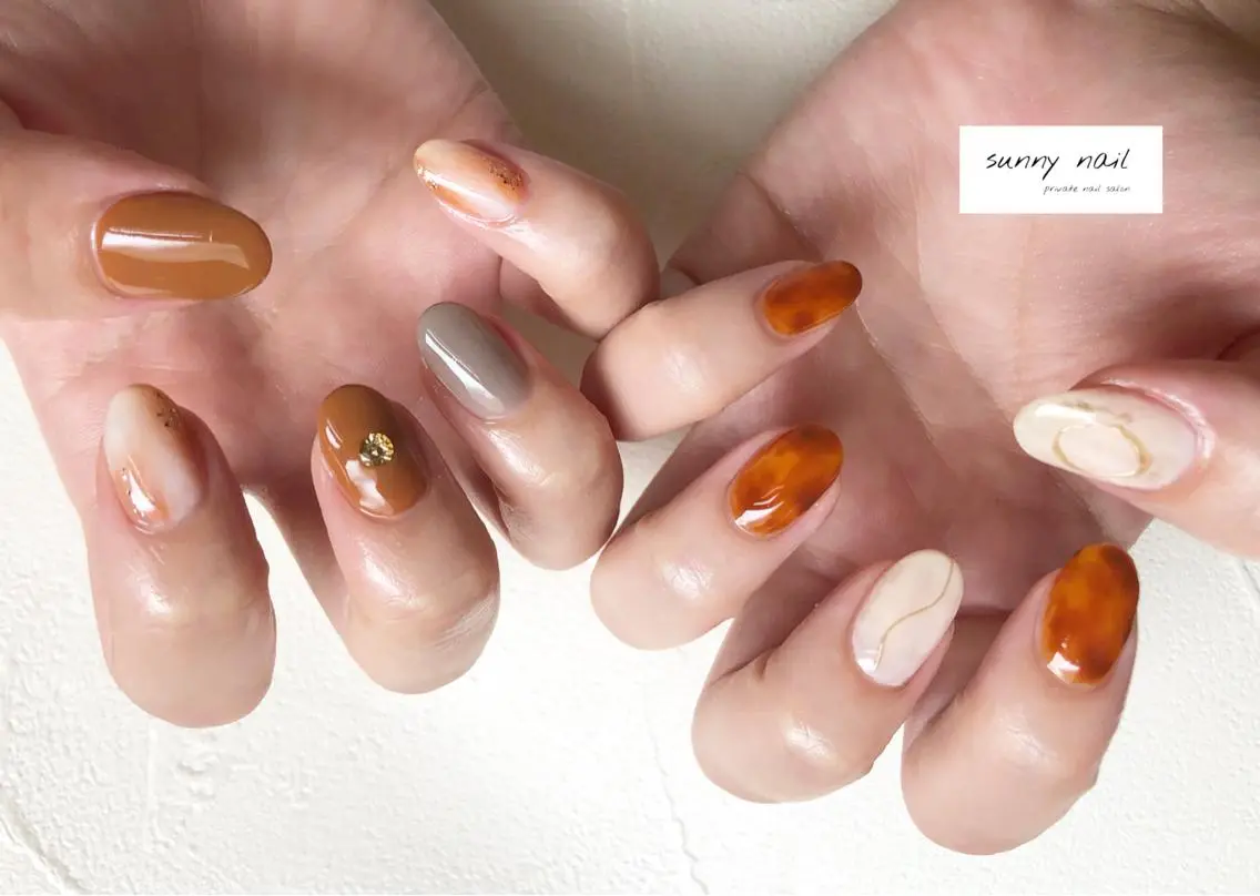 ネイル べっ甲ネイル ブラウン ジェルネイル ニュアンスネイル パラジェル sunny nailのネイルデザイン