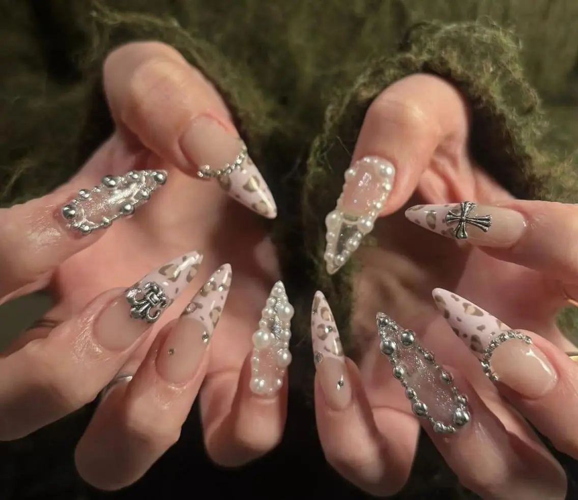 ネイル 長さ出し フレンチネイル グラデーション 卒業式 マグネットネイル ハンドネイル MIHANA NAILのネイルデザイン