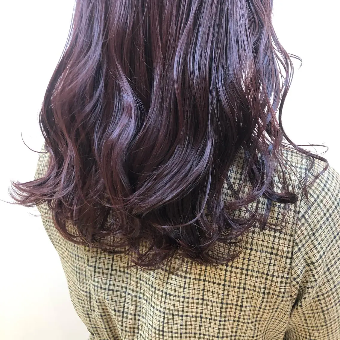 ロング カラー ブリーチ ブラウンカラー ピンクカラー ピンクブラウン 小顔レイヤー/ ベージュ🤍Rieのヘアスタイル