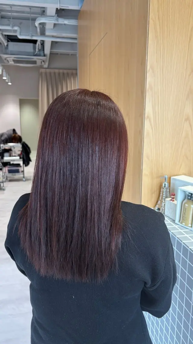 ミディアム ヘアカラー 井山 葵のヘアスタイル