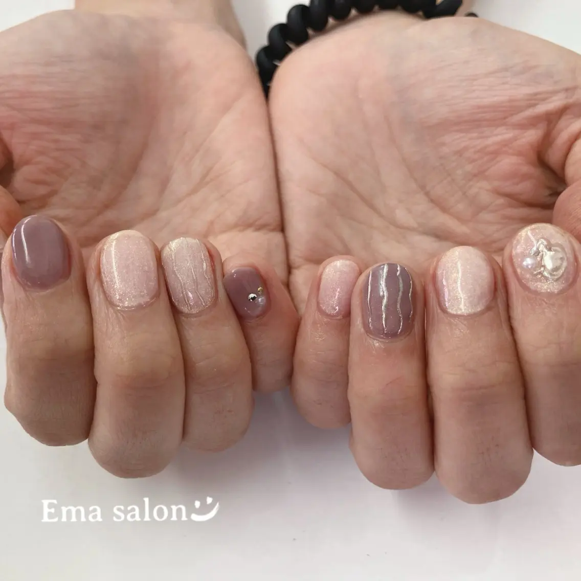 ネイル ニュアンスネイル パープル ハンドネイル Ema salon satomiのネイルデザイン