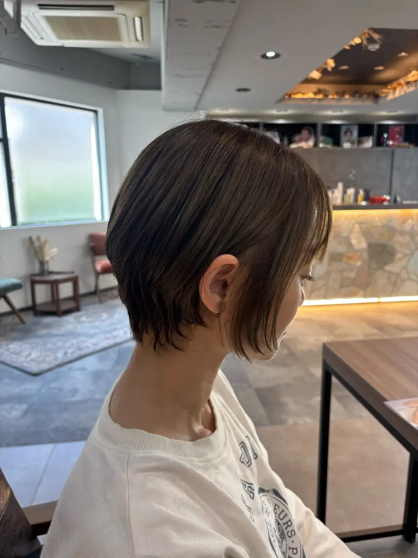 ショート カラー カット ヘアカラー トリートメント レイヤー✂︎ぷつボブ 艶カラー🤍noaのヘアスタイル