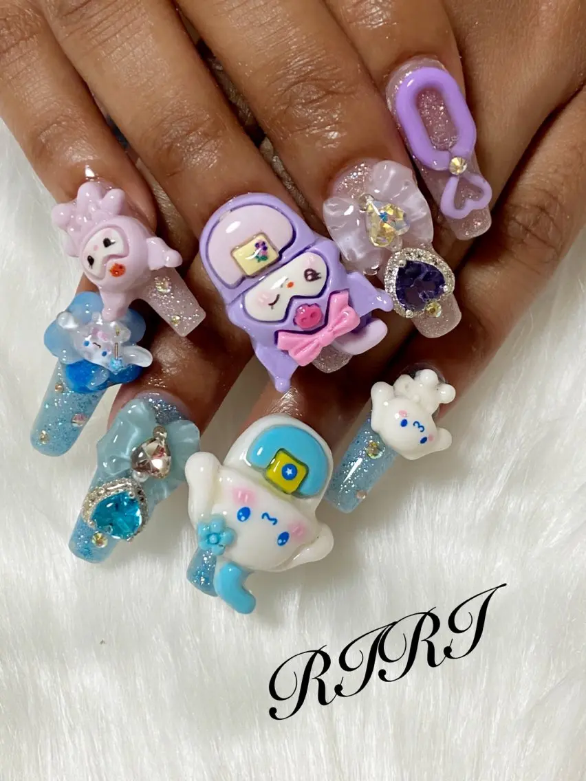 ネイル ブルー ジェルネイル キラキラネイル ラメ(グリッター) ロングネイル riri オーナーのネイルデザイン